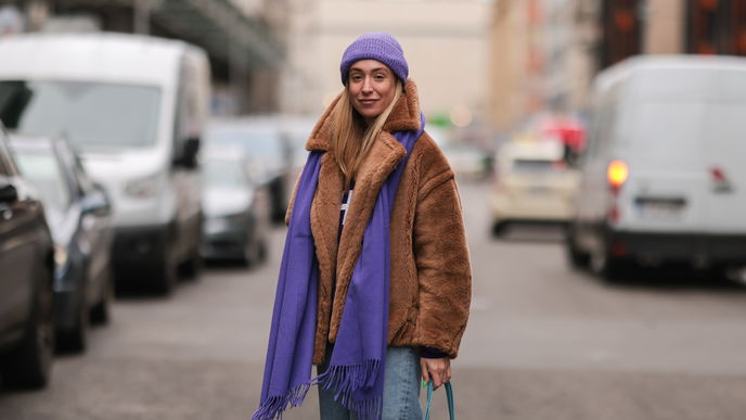 Winter-Trend 2022: Diese 3 stylischen Must-haves halten dich auf dem Weihnachtsmarkt warm
