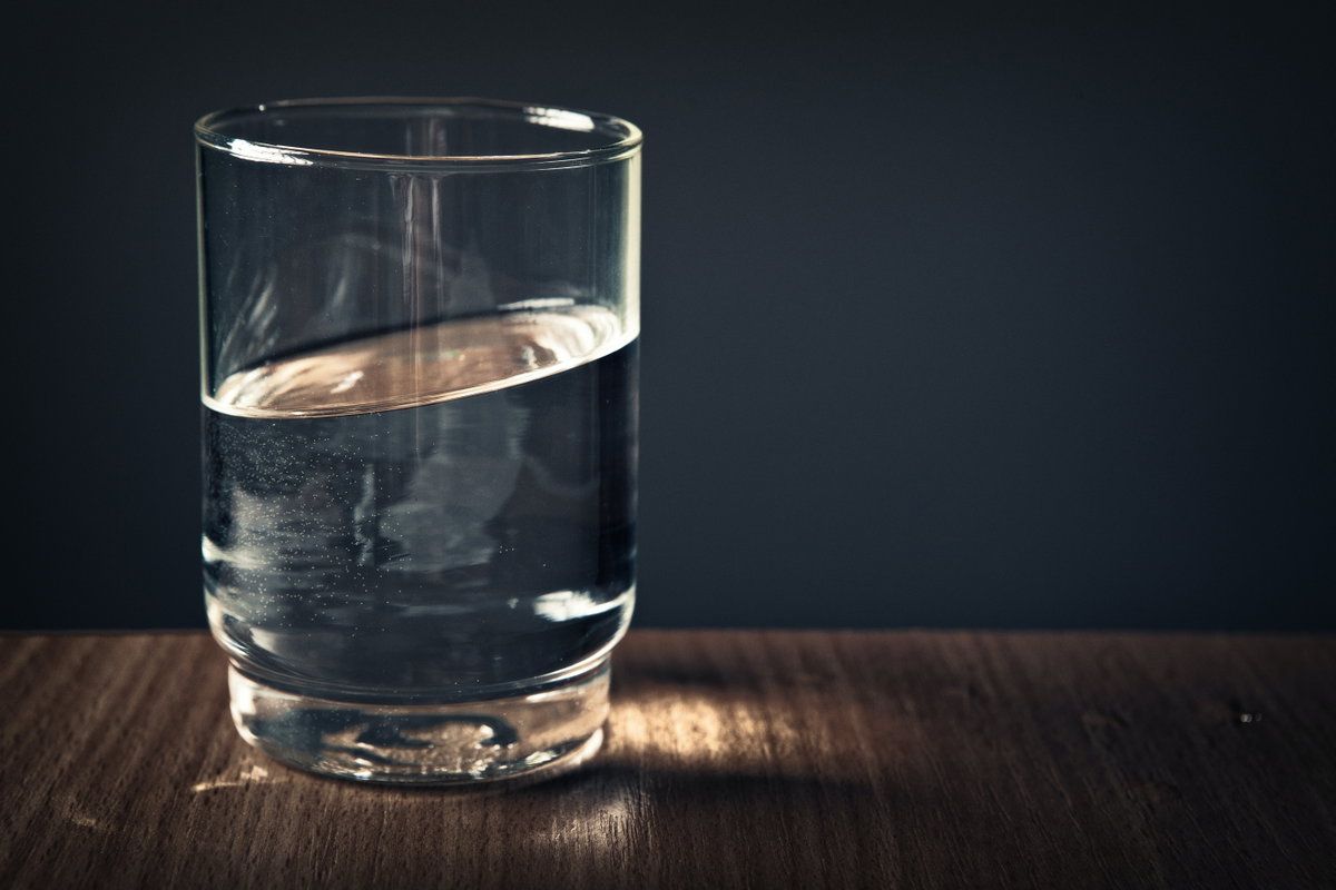Glas Wasser