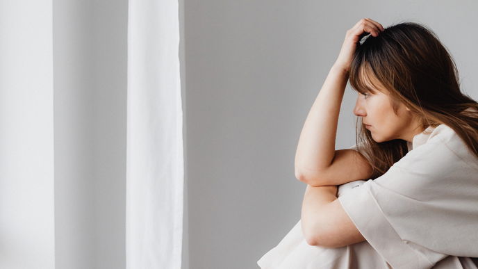 Winterdepression: So kommst du psychisch gut durch die dunkle Jahreszeit – laut Expertin