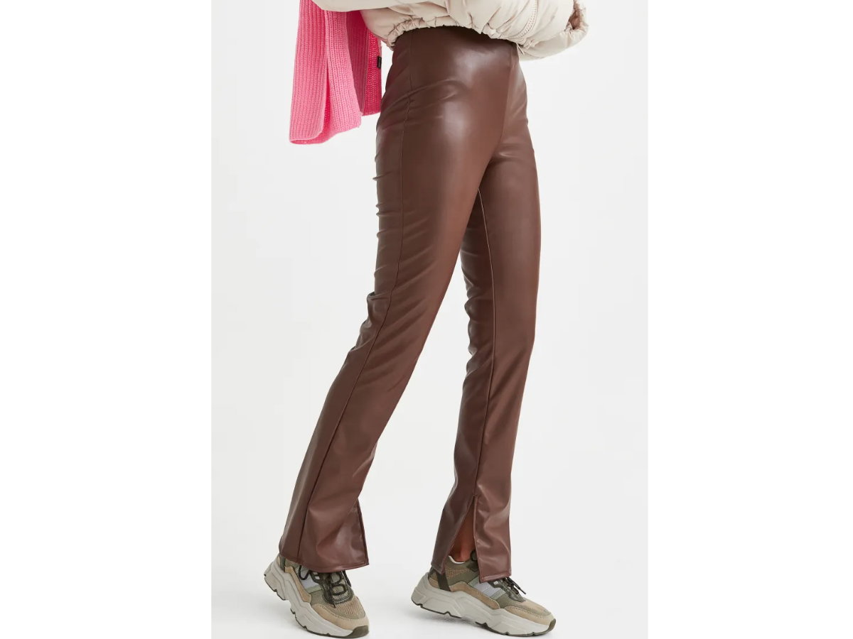 Ausgestellte Leggings