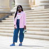 Barrel Jeans: Mit diesen 3 Stylingtipps schmeichelt der Modetrend jeder Figur