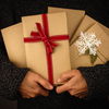 Weihnachtsgeschenke 2022: Die besten 3 Bücher zum Verschenken