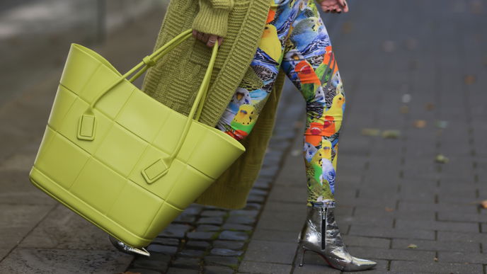 Winter-Trend 2022: Bunte Leggings sind im Trend - aber SO solltest du sie niemals kombinieren