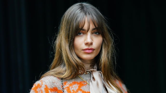 Curtain Bangs stylen: 5 einfache Methoden, um die Trend-Frisur in Szene zu setzen