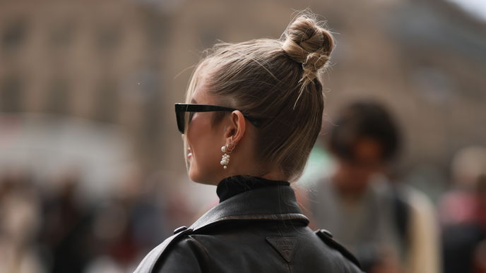 Frisurentrends 2022: Fettige Haare? Diese 3 Frisuren retten deine Frisur