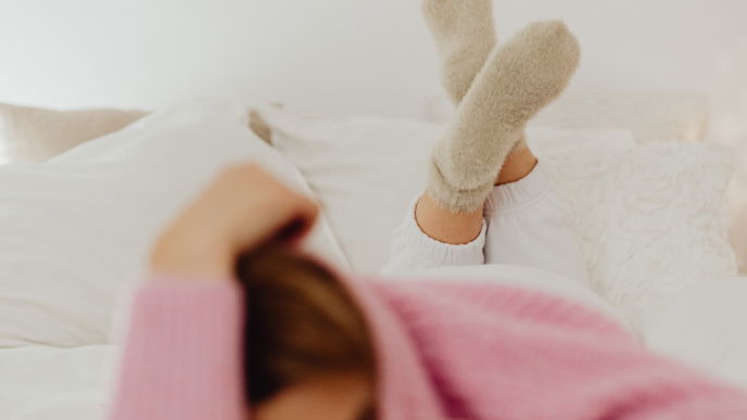 Nie wieder kalte Füße! Mit diesem Trick bleiben deine Füße im Winter kuschelig warm