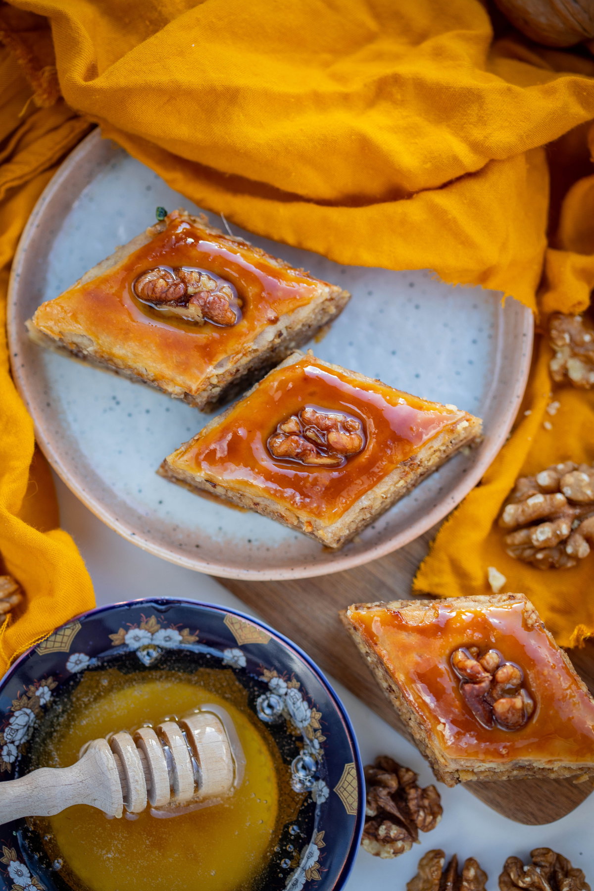 Walnusskerne mit Kuchen