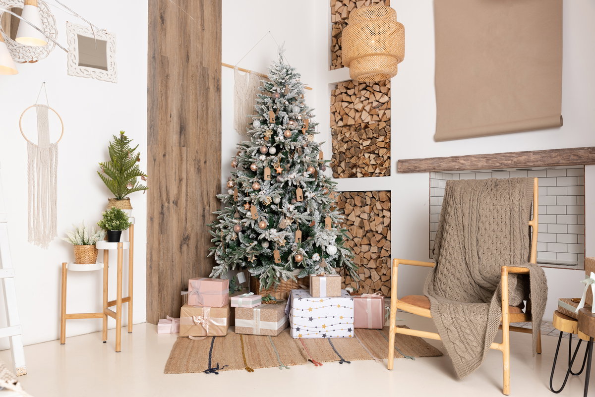Weihnachtsbaum mit Geschenken