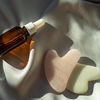 Gua Sha Stein: So wendest du das Massage-Tool richtig an