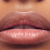 Lip Gloss gehört der Vergangenheit an: Der "Lip Bloss"-Trend aus der Drogerie erobert TikTok 