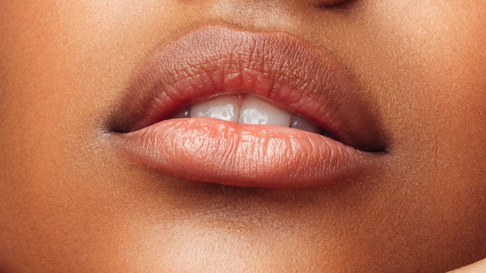 Beauty-Trend: Voluminöse Lippen – Dieser Lipgloss unter 25 Euro geht komplett viral