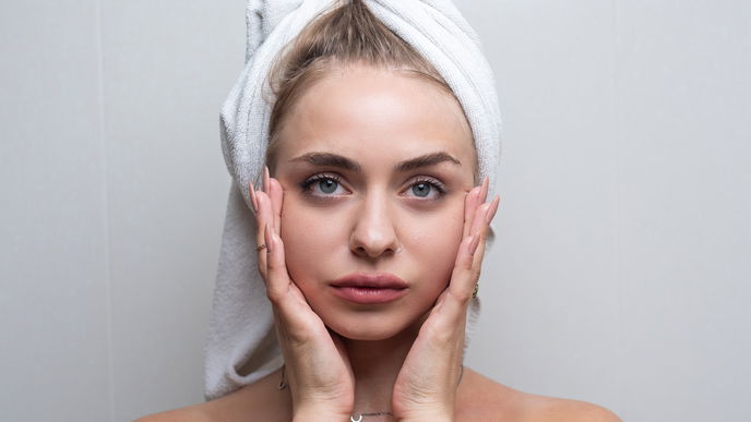 Azelainsäure: So hilft der Wirkstoff gegen Akne und Rosazea