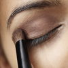 Laut Experte: So trägst du Eyeshadow richtig auf – und so nicht