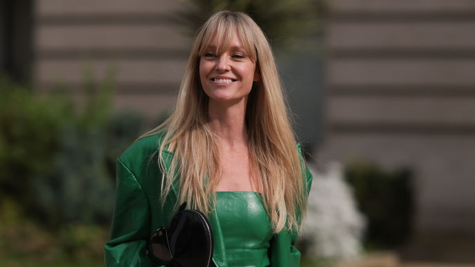 Long Pony: So wird die Trendfrisur "Gringe" gestylt