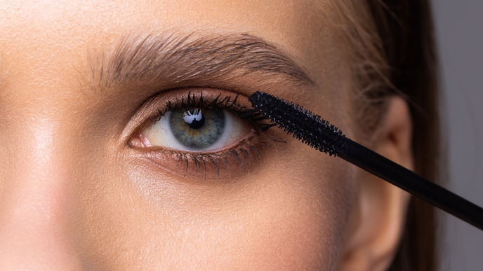 Mit diesem einfachen Trick trocknet deine Mascara jetzt nie wieder aus – versprochen!