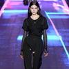 Der Mode-Trend "Neo Gothic" zeigt, wie aufregend schwarze Kleidung sein kann