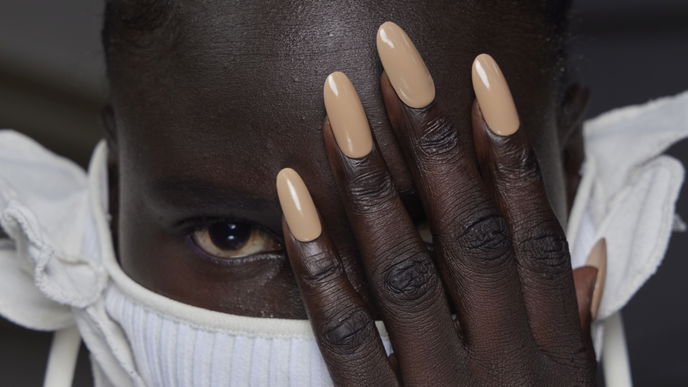 Nude Nägel: Die 7 schönsten Nageldesigns für die dezente Maniküre