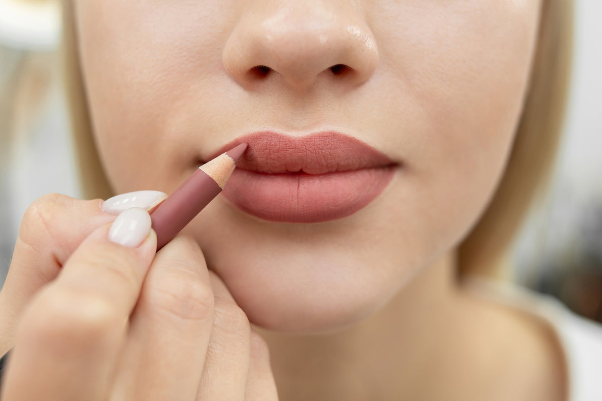 Lippen werden umrandet