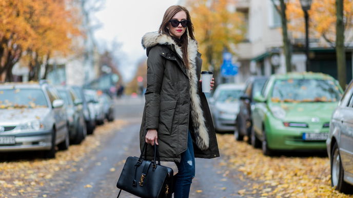 Winter-Trend 2022: Parkas tragen wir am besten mit diesen 3 Hosen