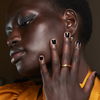 Nagel-Trend im Herbst: Die Dark Academia Nails läuten die Saison auf unseren Nails ein