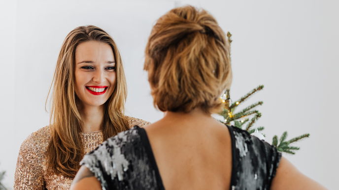 Geschenke-Guide: Die schönsten Weihnachtsgeschenke für deine Schwester