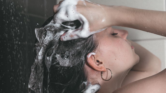 Shampoo ohne Sulfate: Mit diesen 4 Shampoos bekommst du kräftiges Haar