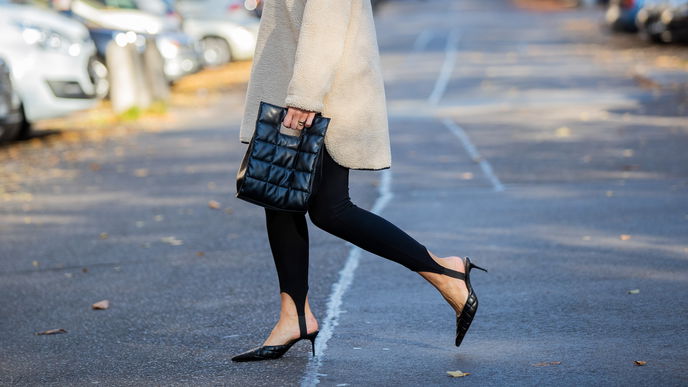 Winter-Trend 2022: "Stirrup Leggings" sind durch dieses Detail viel angesagter als reguläre Leggings