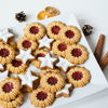 Diese veganen Spitzbuben-Plätzchen versüßen uns die Vorweihnachtszeit
