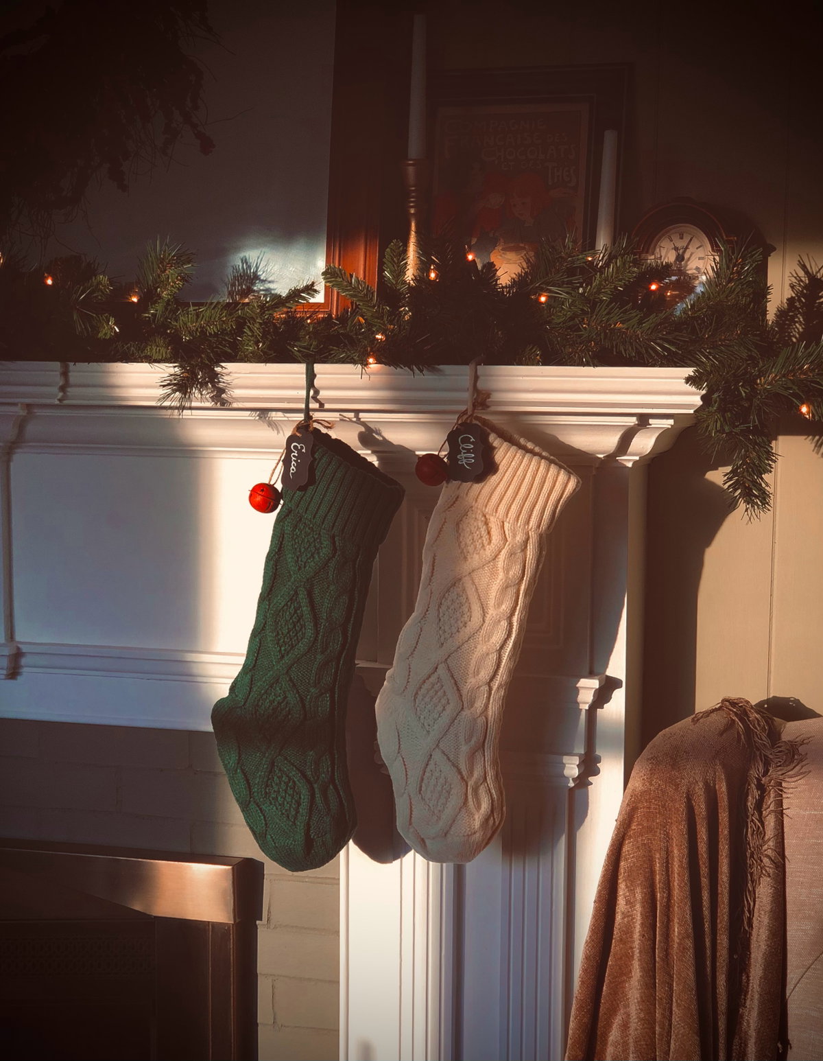 Weihnachtsdeko am Kamin