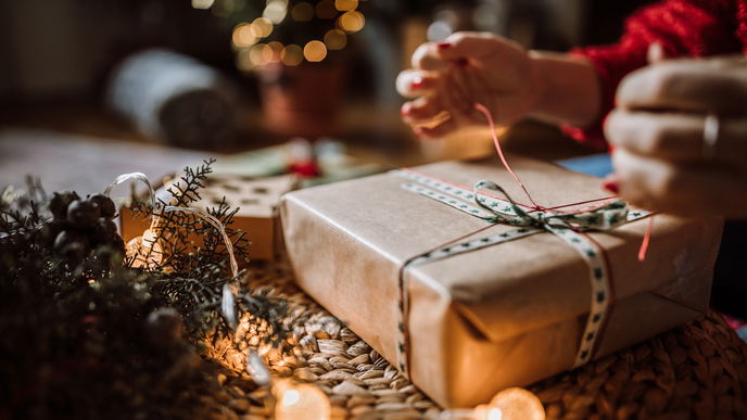 Weihnachtsgeschenke verpacken: Anleitung, Tipps und kreative Ideen