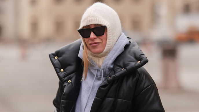 Bankräuberin oder Stilikone? Die "Balaklava"-Mütze ist das kontroverse Strickteil im Winter