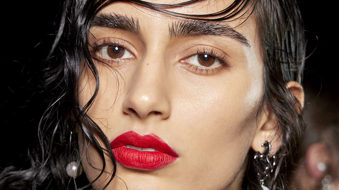 Lady in Red! Der rote Lippenstift wird an Weihnachten in diesen besonderen Nuancen schimmern