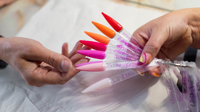 Nagel-Trends: "Gradient Nails" bringen im Winter Stimmung auf deine Nails