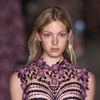 Happy New Hair! "Hair Tinsel" ist laut Beauty-Experten der größte Haar-Trend zum neuen Jahr