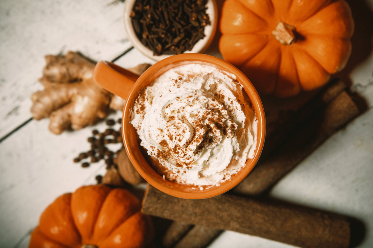Kürbis Latte im Becher