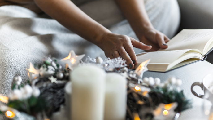 Interior-Trend 2022: 3 Tipps, wie deine Wohnung zur weihnachtlichen Wohlfühloase wird