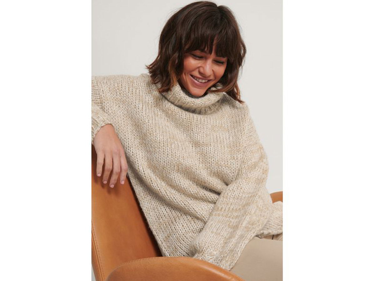 Strickpullover Mit Hohem Ausschnitt