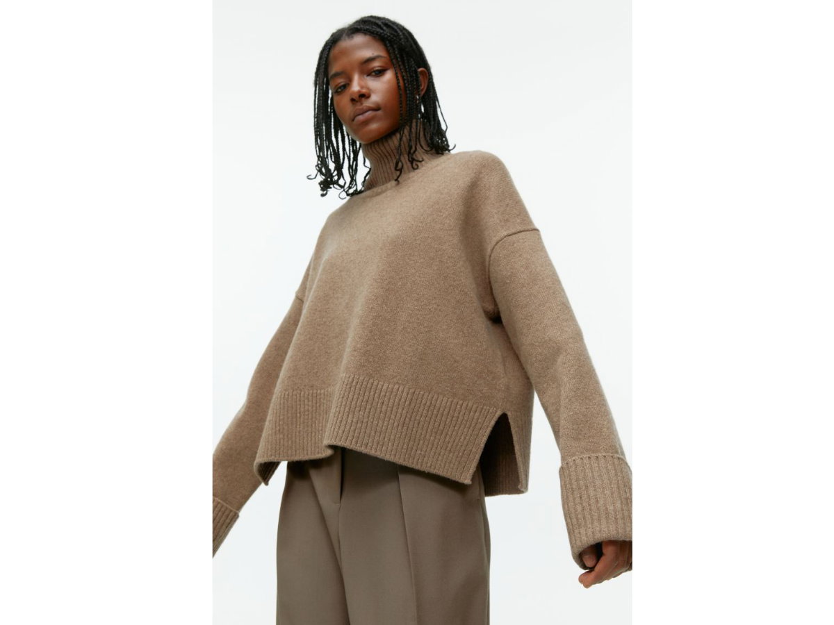 Pullover aus 100% Wolle mit hohem Kragen