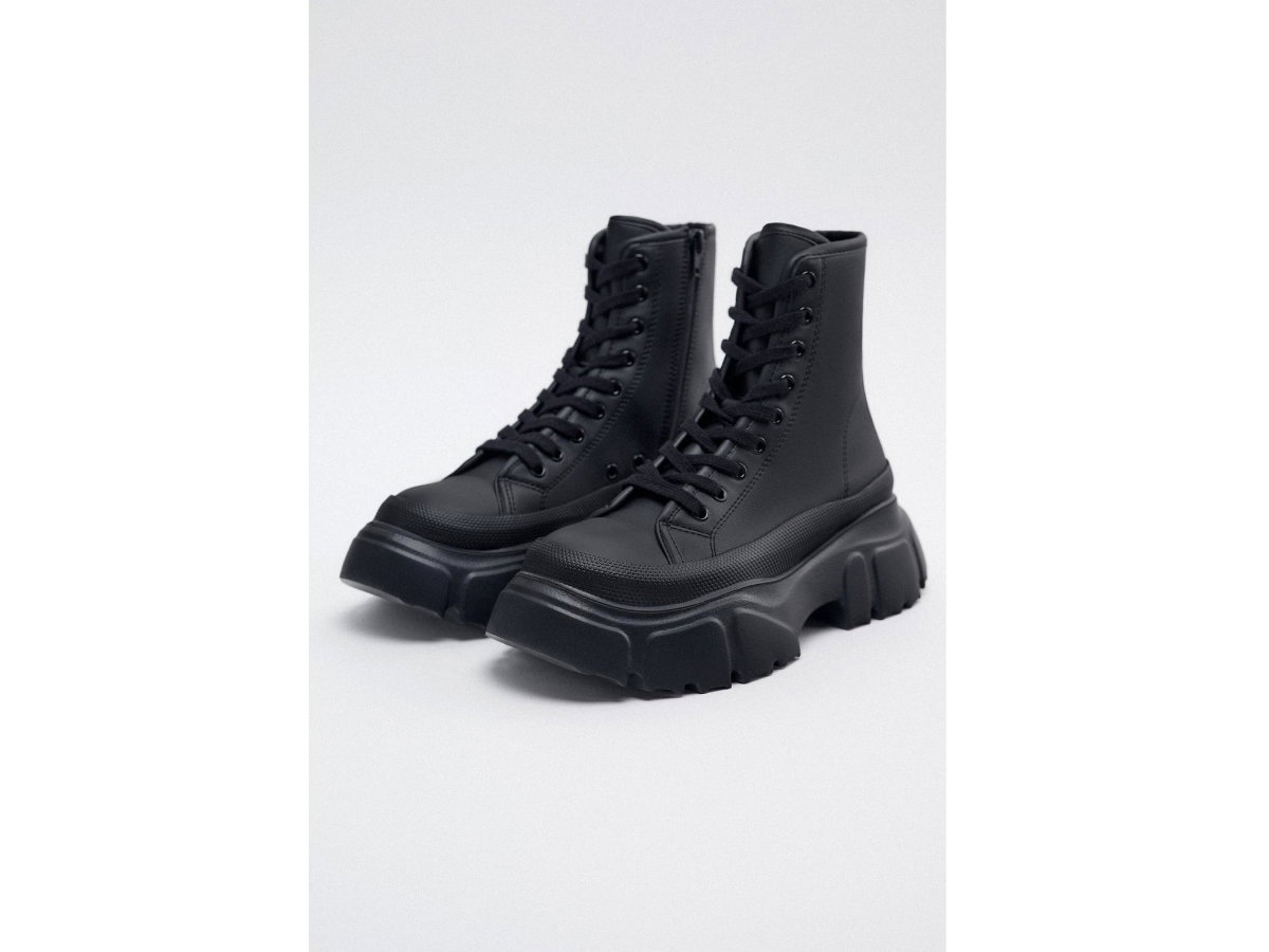 Hohe Sneaker mit Track-Profilsohle von Zara