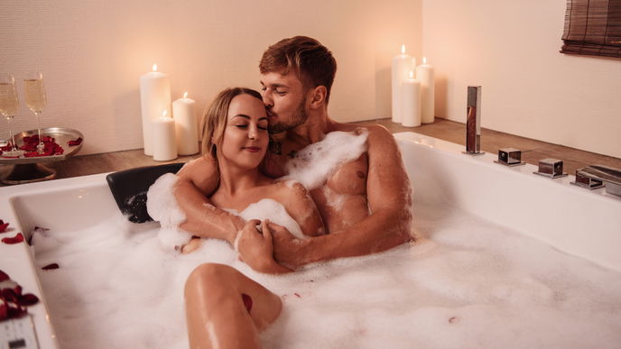 Sex in der Badewanne: Mit diesen Tipps wird Sex in der Badewanne ein feuchtfröhlicher Erfolg