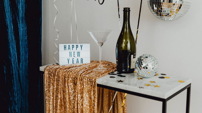 Alles Gold, was glänzt! So schmücken Deko-Queens ihre Wohnung an Silvester