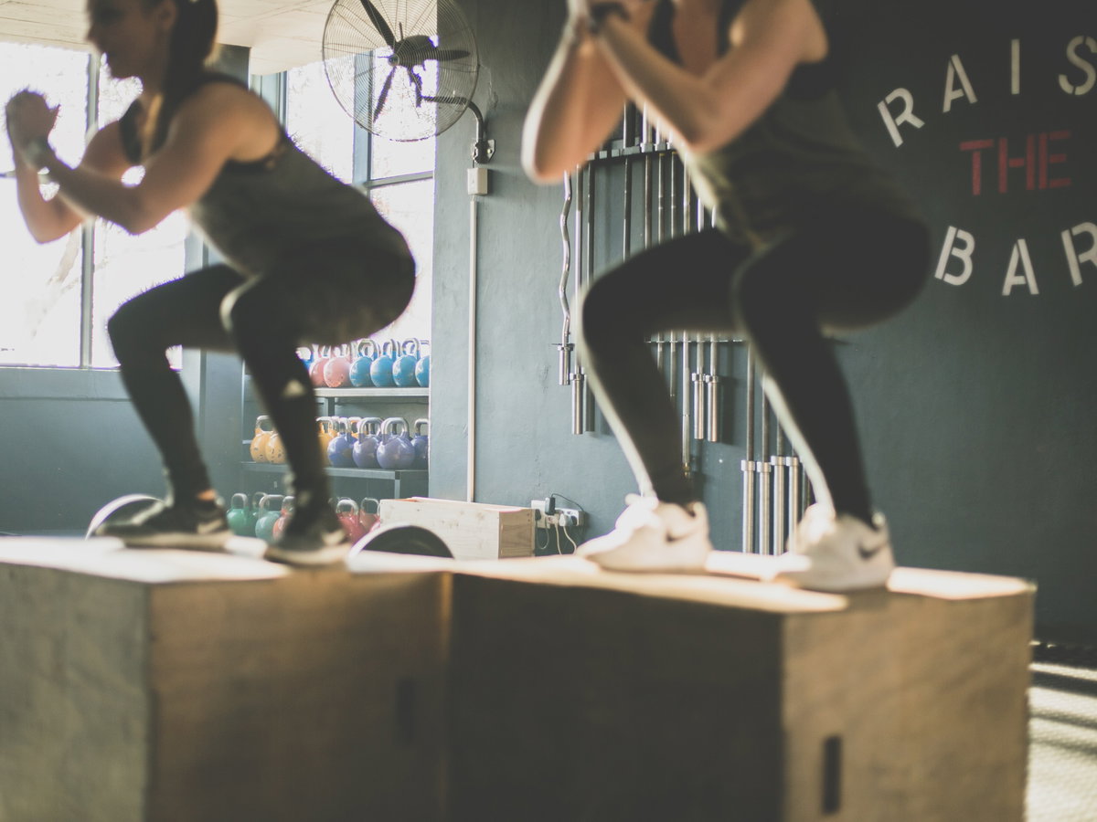 Frauen machen Sport