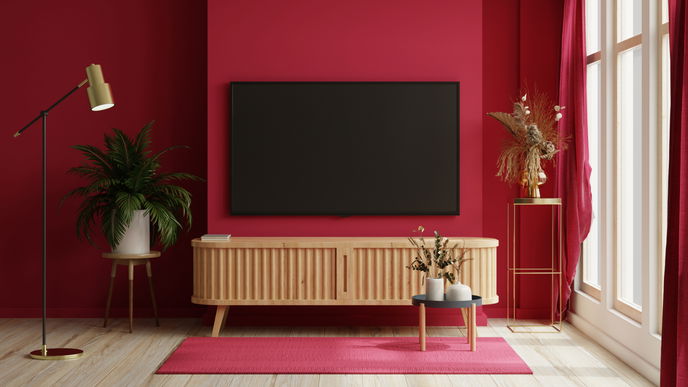 Wenig Geld, viel Farbe! So bringt die Trendfarbe "Viva Magenta" deine Wände zum Leuchten  