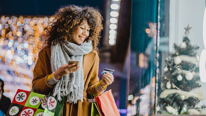 Sparen während der Feiertage: 5 Tipps, um an Weihnachten weniger Geld auszugeben