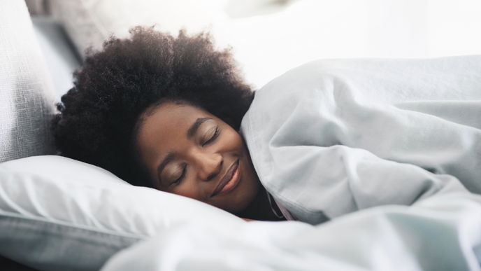 Wie viel Schlaf brauche ich? Diese Stundenanzahl pro Nacht ist optimal für deinen Körper