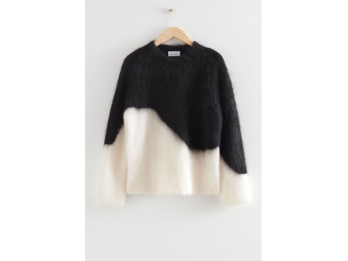 Locker geschnittener, flauschiger Mohairpullover von & Other Stories