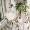 Balkon für den Frühling dekorieren: Mit diesen 3 Interior-Tipps wirkt er sofort gemütlicher