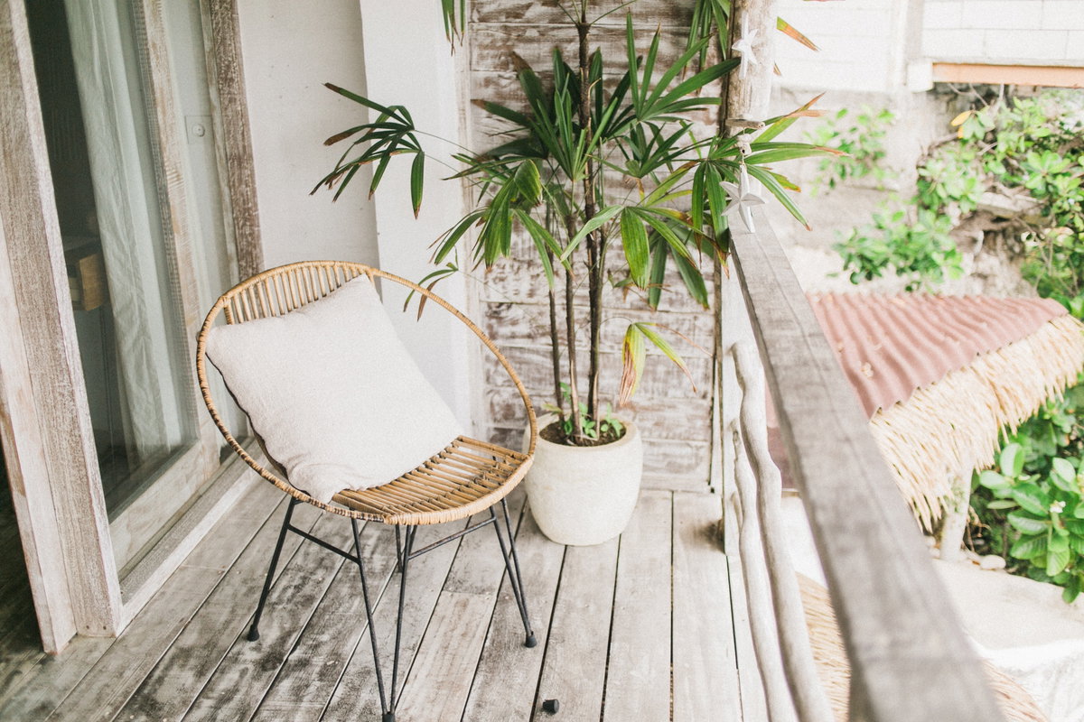Stuhl auf Balkon