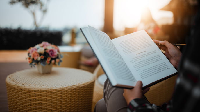 Lese, Liebe, Lache! Diese 3 Bücher lösen schon jetzt Frühlingsgefühle in uns aus