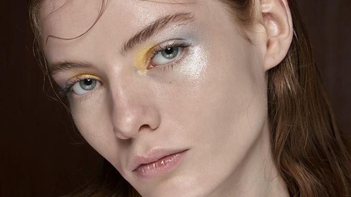 Shine bright like a diamond! So machst du holografisches Make-up alltagstauglich